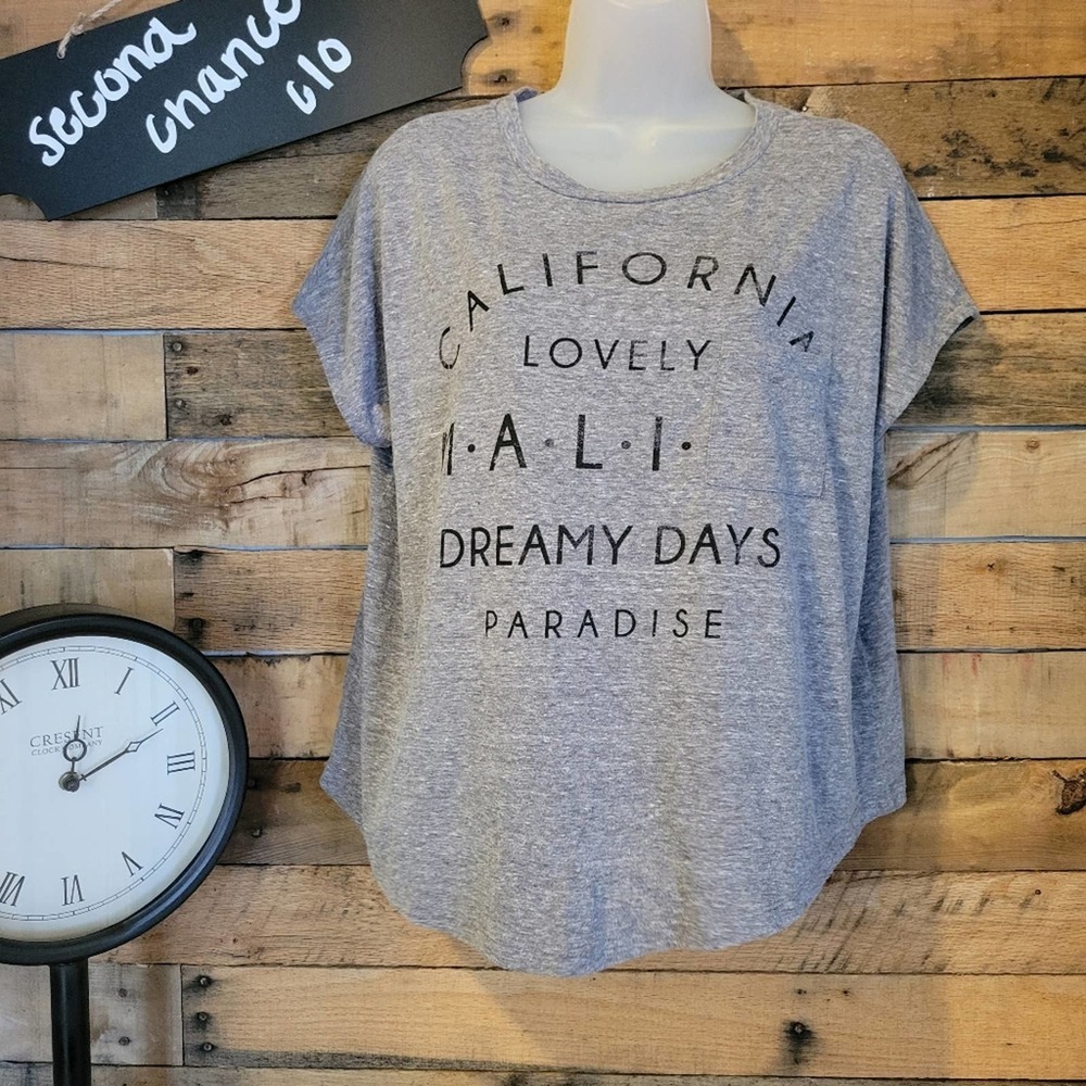 SALE-Wild kiss women's grey California dreaming theme shirt size large